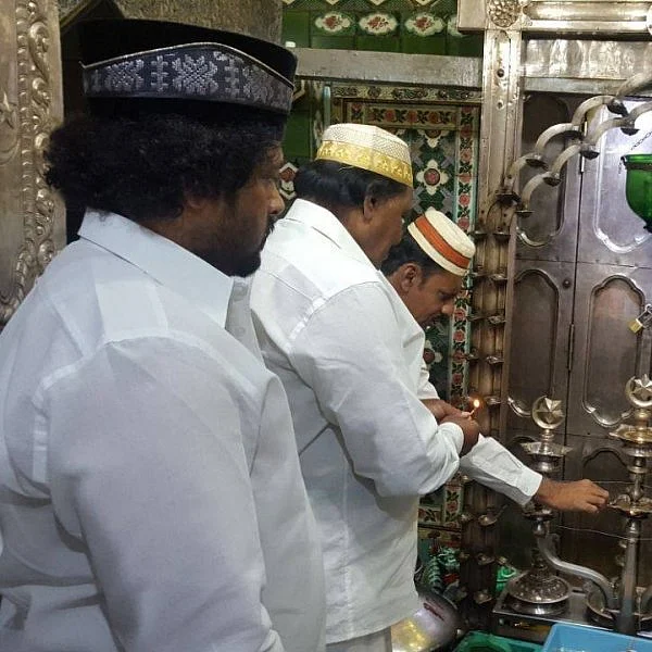 முதல்வர் பழனிசாமி ஆட்சித் தொடர நாகூரில் சிறப்புத் தொழுகை!