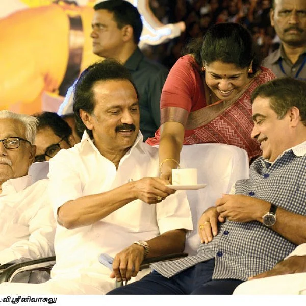 கழுகார் பதில்கள்! - உறவைச் சொன்னதில் உள்நோக்கம் உள்ளதா?