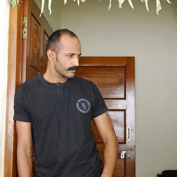 "தோட்டத்துக்குப்போனா எல்லா டென்ஷனும் காணாமப்போயிடும்!"- 'இயற்கை விவசாயி' நடிகர் கிஷோர் #LetsRelieveStress