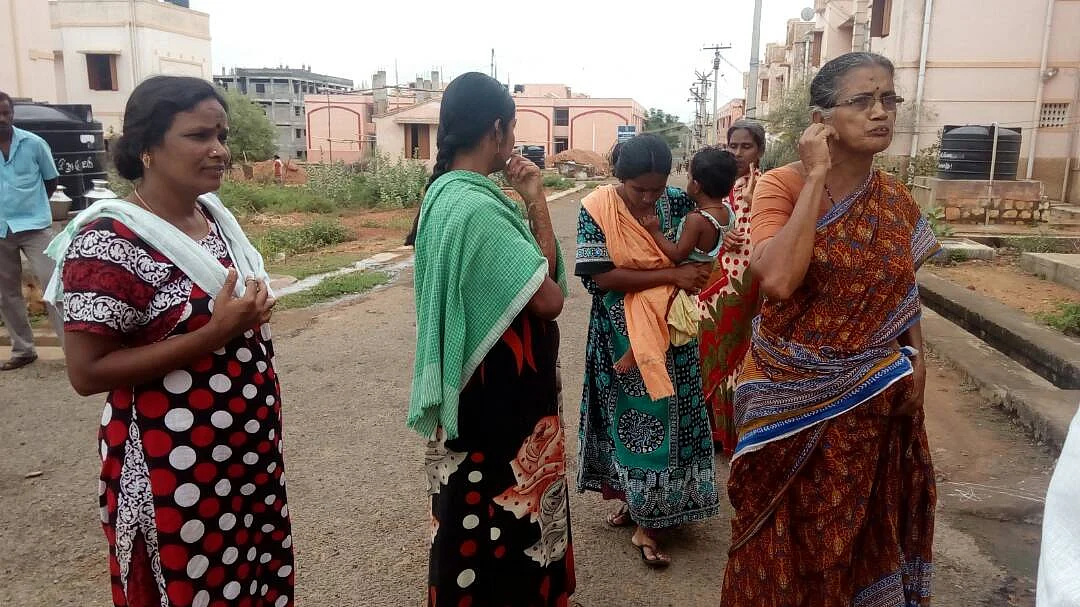 உள்வாடகைக்கு விட்டது அரசியல்வாதிகளா? அதிகாரிகளா? குடிசை மாற்று வாரியத்தின் தில்லாலங்கடி