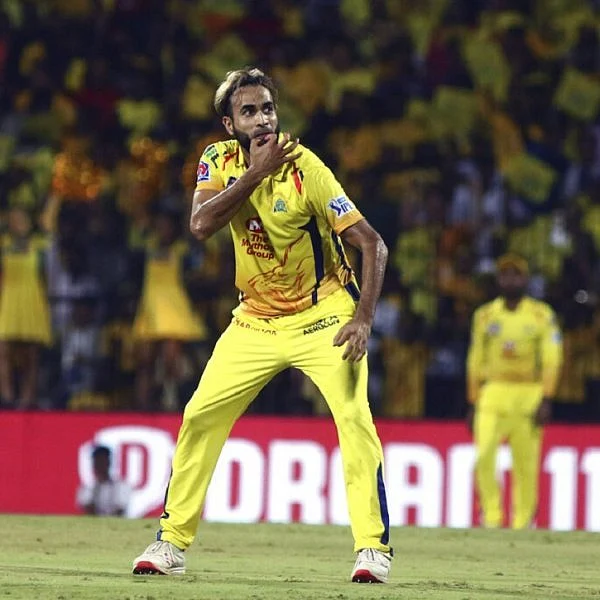 நீங்க ரன் அடிங்க... ஏன் நீங்க அடிக்கிறது? - இப்படியாக வெற்றி பெற்ற சென்னை! #CSKvKKR