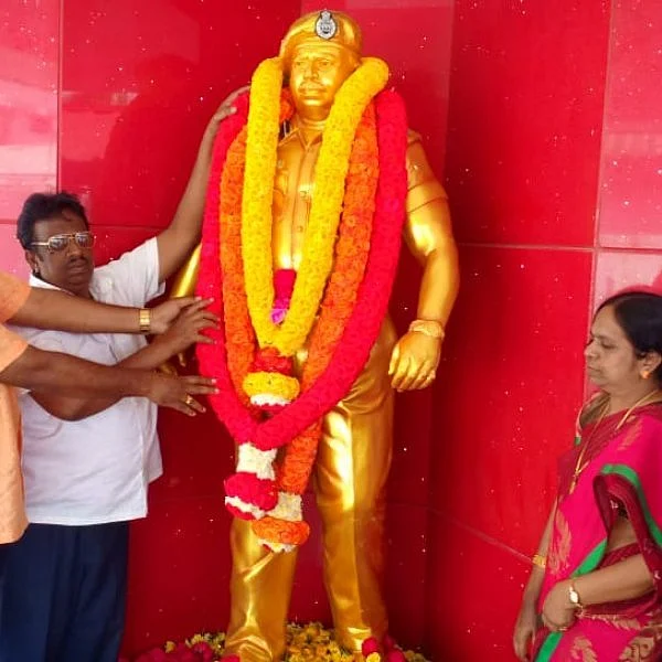 வீரப்பனுக்கே சவால்விட்ட கோபாலகிருஷ்ணன்! - குடும்ப விழாவைப் புறக்கணித்த போலீஸ்
