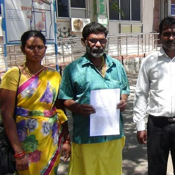 வீடு கட்டித்தருவதாகக் கூறி பல லட்சம் மோசடி! - தேனி ஆட்சியரிடம் முறையிட்ட பெண்