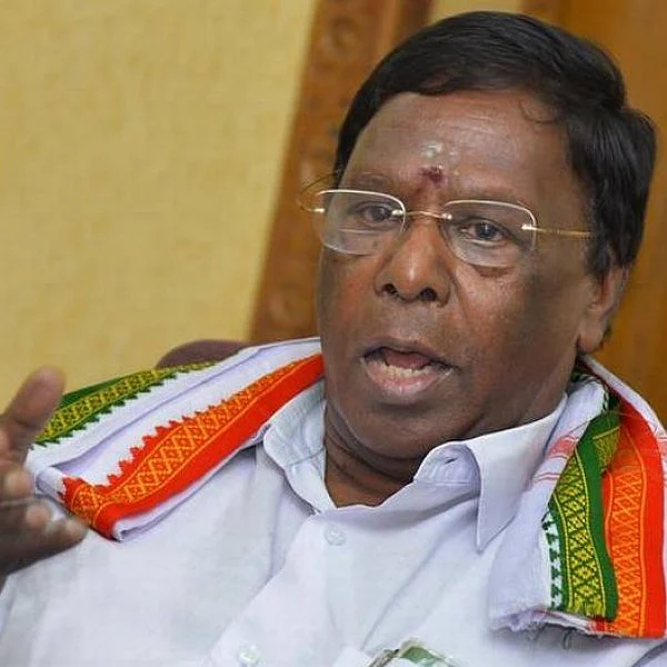 ``மோடி தலைமையில் அறிவிக்கப்படாத எமர்ஜென்சி நடைபெறுகிறது” சீறும் நாராயணசாமி