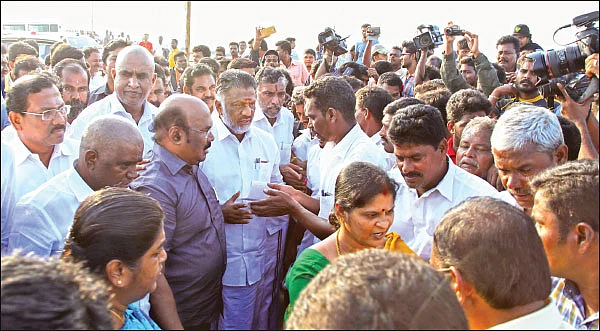 மிஸ்டர் கழுகு: ஆக்டிங் சி.எம்... ஆக்டிவ் சி.எம்.!