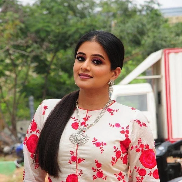 `பாதிக்கப்பட்டவர்களின் நியாயத்தையும் யோசித்துப் பாருங்கள்!’ - #Metoo குறித்து பிரியாமணி