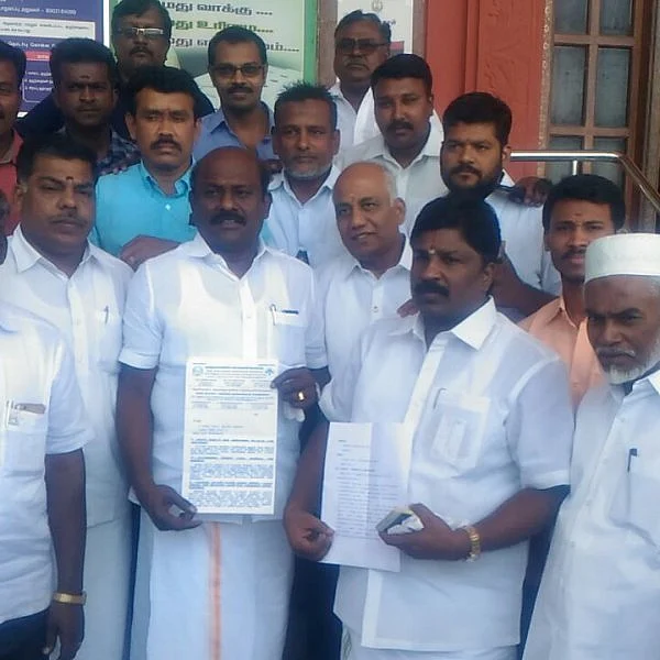 மீனாட்சி அம்மன் கோயில் தீ விபத்துக்கு வியாபாரிகள் காரணமில்லை – விக்கிரமராஜா தகவல்