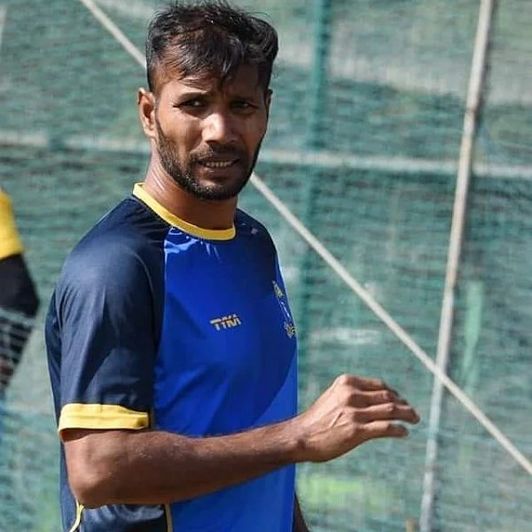 இதுக்கு நீங்க பதில் சொல்லியே ஆகணும் ஆர்சிபி...! - ட்வீட் சர்ச்சையால் அஷோக் டிண்டா வருத்தம்