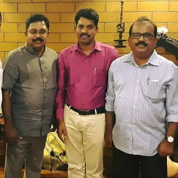 `நாஞ்சில் சம்பத் இப்படிச் செய்யலாமா?’ - தகிக்கும் தினகரன் ஆதரவாளர்கள்