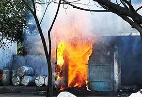 சிவகாசி வெடி விபத்து: பட்டாசு ஆலை அதிபர் கைது!