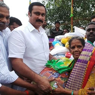 வெள்ள பாதிப்பு பகுதியில் மறுவாழ்வு பணிக்கு ரூ.1 கோடி அறிவித்தார் அன்புமணி!