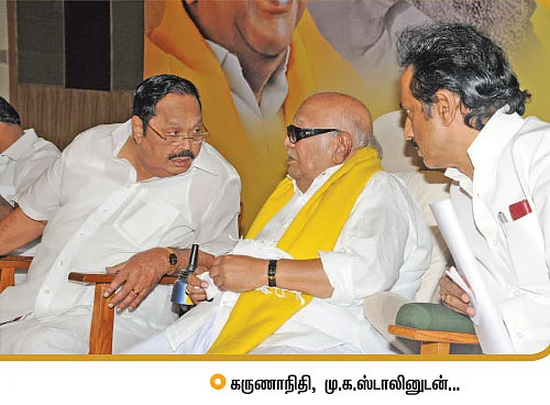 "அ.தி.மு.க -வில் அமைச்சர்களே இல்லை... அனைவரும் அரபு நாட்டு அடிமைகள்!”