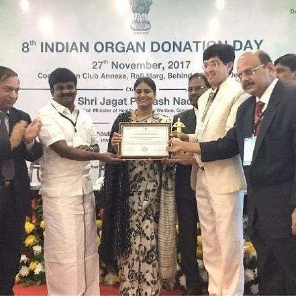 ``குட்கா முதல் உறுப்பு தான ஊழல் வரை" - அமைச்சர் விஜயபாஸ்கர்மீது தொடரும் குற்றச்சாட்டு!