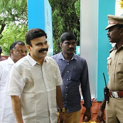 ”அம்மாவைப் பார்க்க அப்போலோவுக்கு போனேன்!” - பார்த்ததை சொல்கிறார் பவர்ஸ்டார் #VikatanExclusive