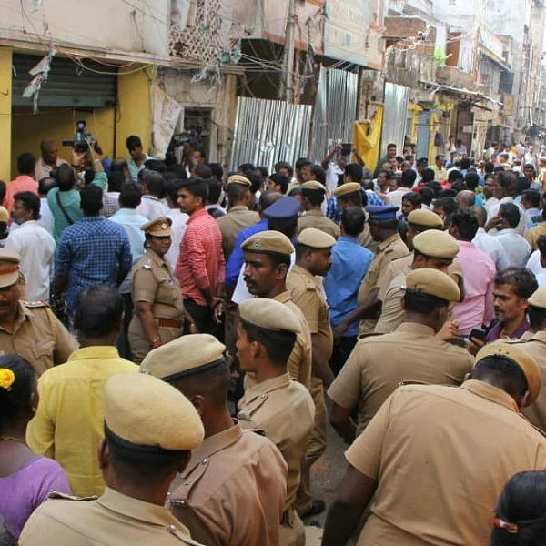'எங்கள் வாழ்வாதாரம் என்ன ஆவது?' - சி.எம்.டி.ஏ நடவடிக்கைக்கு எதிராகப் பொங்கும் பூ வியாபாரிகள்