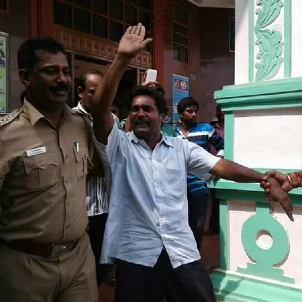 ``அப்பா ஜெயில்ல இருந்து வந்ததும், ஒரு போட்டோ எடுத்துக்கணும்!’’ - முகிலன் மகனின் ஆசை