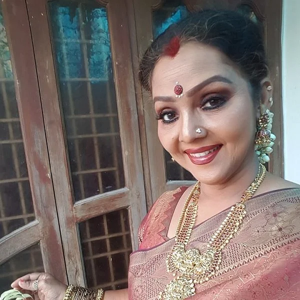 ``என்ன வேணும்னாலும் நடக்கலாம்'' - தினகரன் கட்சி குறித்து நட்சத்திரப் பேச்சாளர் பாத்திமா பாபு