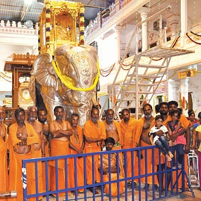 ‘‘பாபாவை தரிசிக்க பாத யாத்திரை!’’