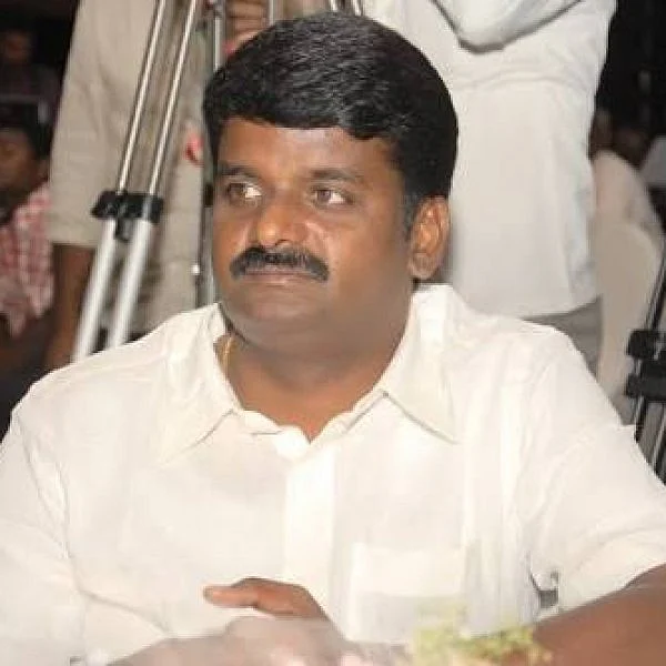 அரசு டாக்டர்கள் கிளினிக் வைக்கத் தடையா? விஜயபாஸ்கர் பதில்