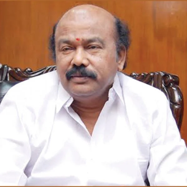தினகரனுக்கு ஒரு நீதி... பன்னீருக்கு ஒரு நீதியா? - பரபரப்பைக் கிளப்பும் ராஜன் செல்லப்பா