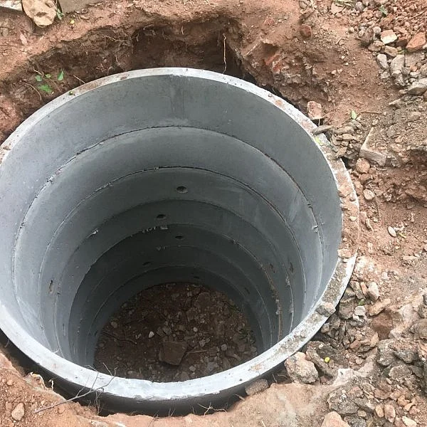 "எட்டு அடி குழியில் 3000 லிட்டர் மழை நீர் சேமிப்பு" - அசத்தும் கோயம்புத்தூர்காரர்கள்!