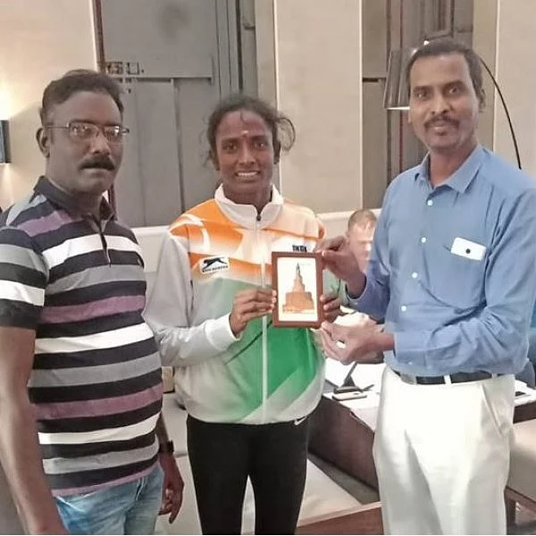 `இப்படி ஒரு வரவேற்பும் பாராட்டும் கிடைக்கும்னு எதிர்பார்க்கல!' - கத்தாரில் நெகிழ்ந்த `தங்க மங்கை' கோமதி