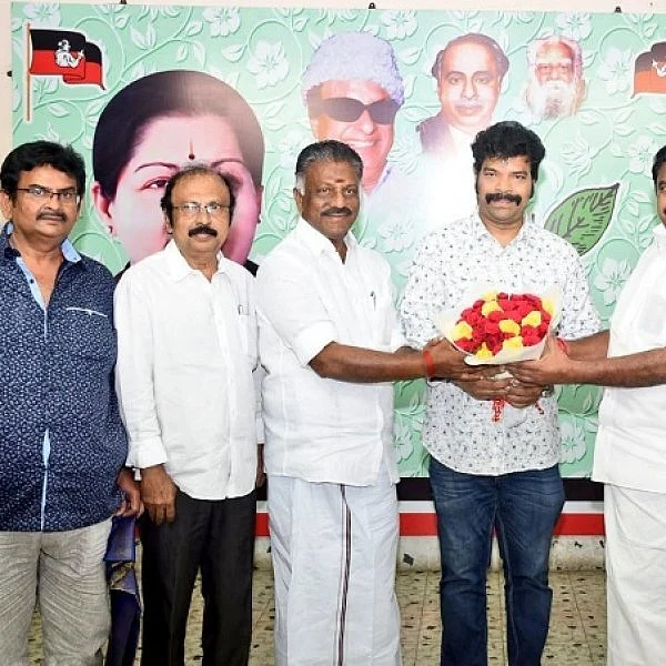 ``உங்க காமெடிலாம் சூப்பருங்கன்னார் ஓ.பி.எஸ்.!'' - அ.தி.மு.க-வில் ரவிமரியா
