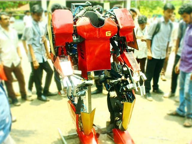 ”நாம் தவிர்த்தவர்களை காப்பாற்ற வருகிறது இந்தப் `பண்டிகூட்’ - கழிவு அள்ளும் மனிதர்களுக்கு இனி விடிவுகாலம் பிறக்குமா?”