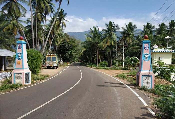 `சுங்கக் கட்டணம் பெரிய பிரச்னையா இருக்கு!’ - வேதனையில் கொல்லிமலை மக்கள்