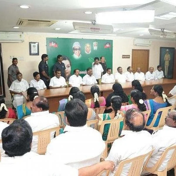 அ.தி.மு.க தலைமைக் கழக கூட்டம்