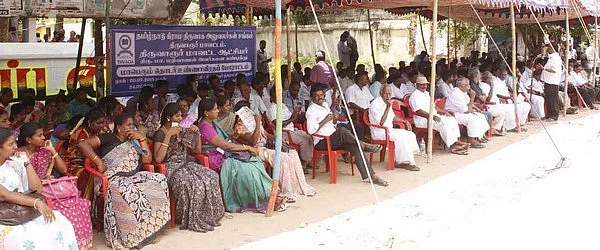 கலெக்டருக்கு எதிராக விஏஓக்கள் உண்ணாவிரதம்!