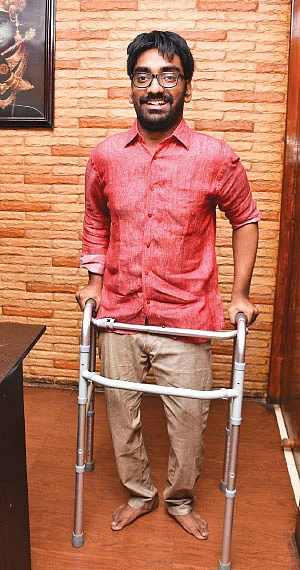 மருத்துவத்தை வென்ற மனவலிமை - புறக்கணிப்புகளைப் புறக்கணித்த குமரன் குமணன்