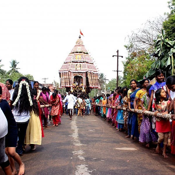 திருக்கடையூர் அமிர்தகடேஸ்வரர் ஆலயத்தில் நடைப்பெற்ற திருத்தேர் பவனி!