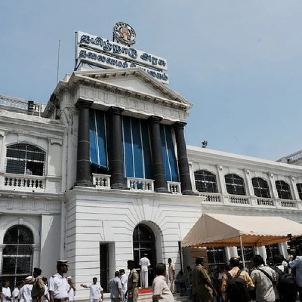 முதல்வர் எடப்பாடி பழனிசாமி தலைமையில் இன்று அமைச்சரவைக் கூட்டம்