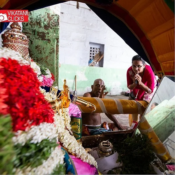 ஆழ்வார்திருநகரி நவ கருடசேவை வைபவம்... கோலாகலம்! #VikatanPhotoStory