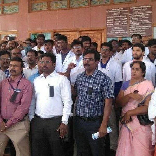 புறநோயாளிகள் சிகிச்சை டிசம்பர் 4ம் தேதி ஒருநாள் புறக்கணிப்பு! - அரசு மருத்துவர்கள் அறிவிப்பு