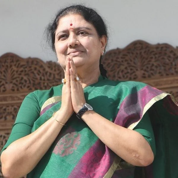 `18 மாதங்களுக்குப் பிறகு மனம் மாறியிருக்கிறார் சசிகலா!' - பொதுச் செயலாளர் பதவி யாருக்கு?