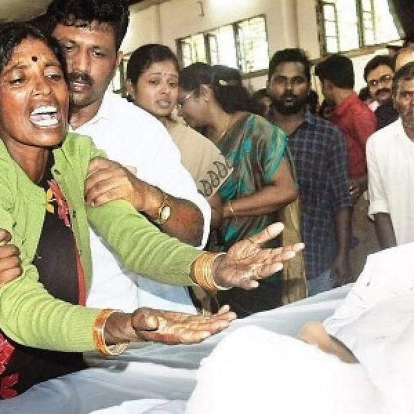 ''என் மகன் மரணித்து இந்த வீட்டைப் பெறணுமா?''- கண்களைக் குளமாக்கிய அபிமன்யூ பெற்றோர்