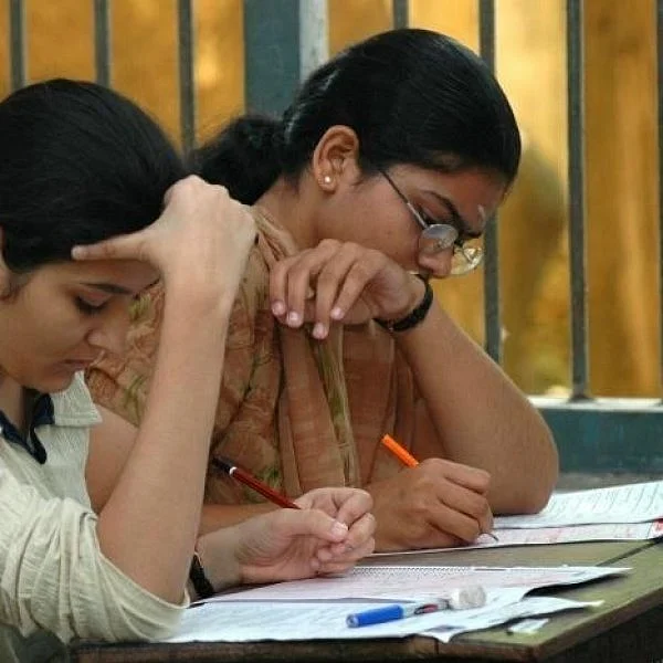 ஒயிட் காலர் ஜாப் ரெடி! வங்கிகளில் 7,000 பணியிடங்கள்