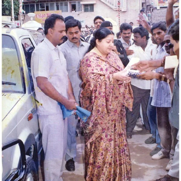 சசிகலா ஜாதகம் - 54 - பூனைப் படை உதயம்!