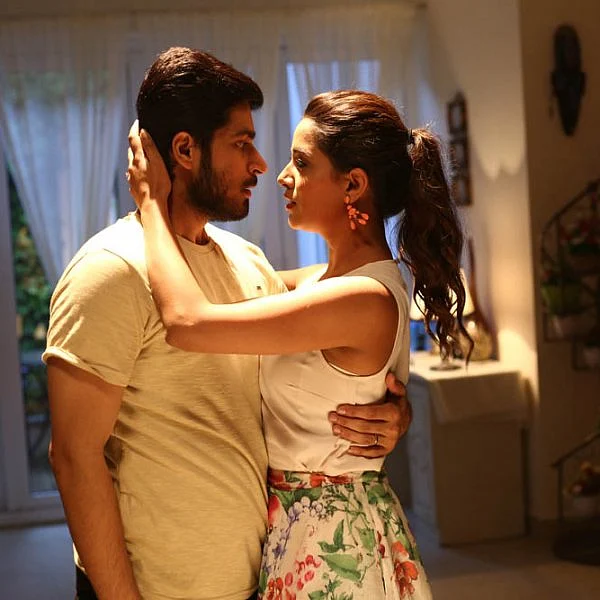 பிக் பாஸ் ஹரீஷ் - ரைஸா நடித்திருக்கும் ‘பியார் பிரேமா காதல்’ பட ஸ்டில்ஸ்..!
