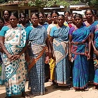 மதுக்கடையை அகற்றக்கோரி கலெக்டர் அலுவலகத்தை முற்றுகையிட்ட பெண்கள்!