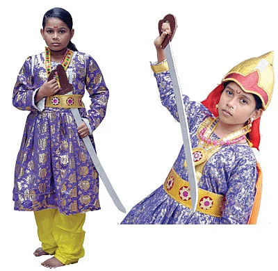சிலிர்க்கவைத்த ஜான்சி ராணிகள் !