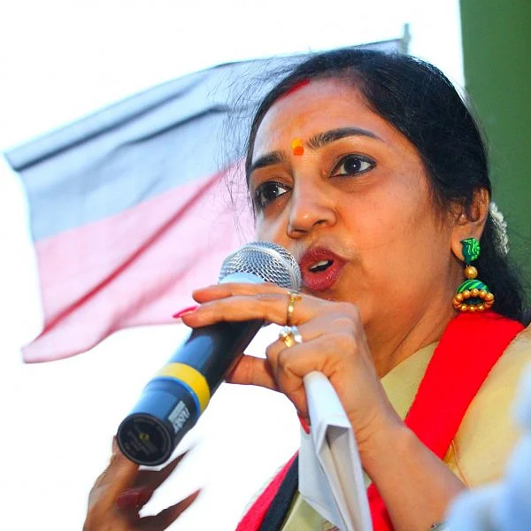 தென்சென்னை `செமதி'யை அரவணைக்குமா? - தமிழச்சி தங்கப்பாண்டியன் ஸ்டேட்டஸ் ரிப்போர்ட்