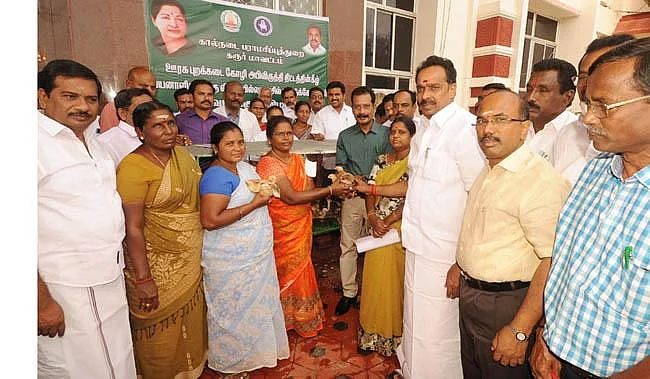`40 தொகுதிகளிலும் அ.தி.மு.க அமோக வெற்றிபெறும்!’ - அமைச்சர் எம்.ஆர்.விஜயபாஸ்கர்