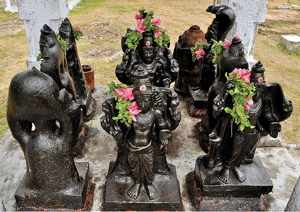 நவகிரக வழிபாடு - எளிய பரிகாரங்களுடன்...