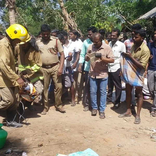 `காலை 8 மணிக்கு வெடித்துச் சிதறிய கட்டடம்!'- மன்னார்குடியில் பறிபோன 6 உயிர்கள்