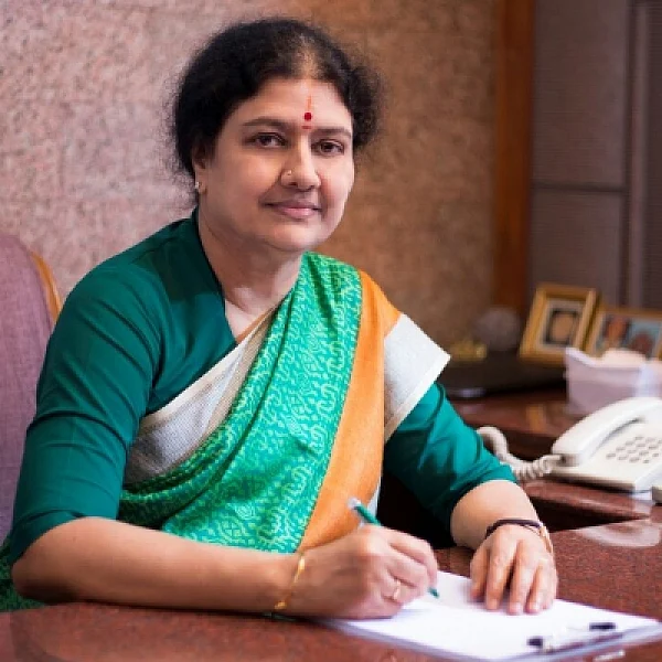 சிறையில் இருக்கும் சசிகலா, அ.தி.மு.க தொண்டர்களுக்குக் கடிதம்!