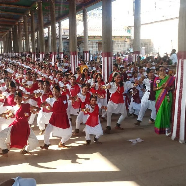 7,195 கலைஞர்கள் - சிதம்பரத்தில் கின்னஸ் சாதனைப் பரத நாட்டிய நிகழ்ச்சி!