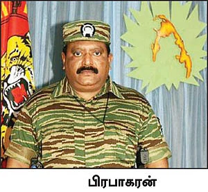 ''பிரபாகரனுக்குப் பின்னால் உள்ள படத்தைப் பாருங்கள்..!''